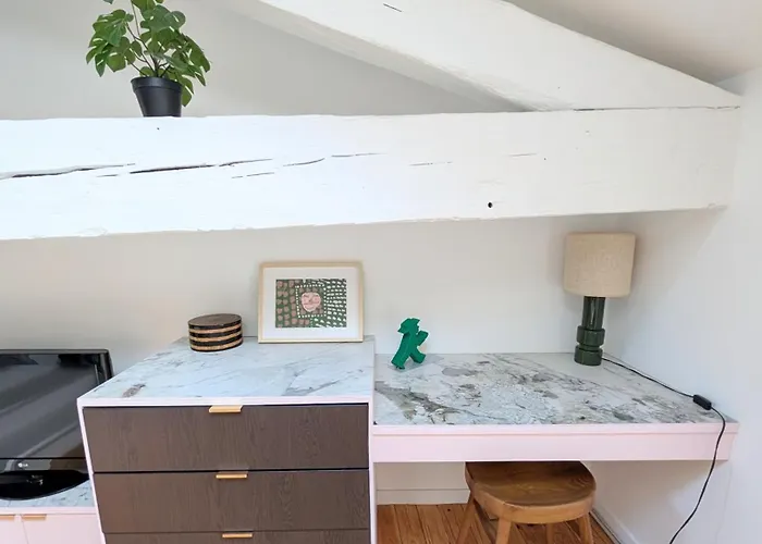 Cocon Sous Les Toits De *